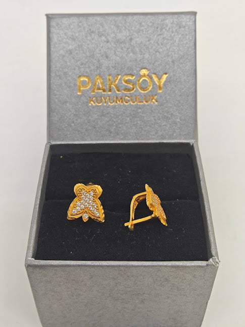 Kelebek Desenli Taşlı 22 Ayar Altın Küpe K000302