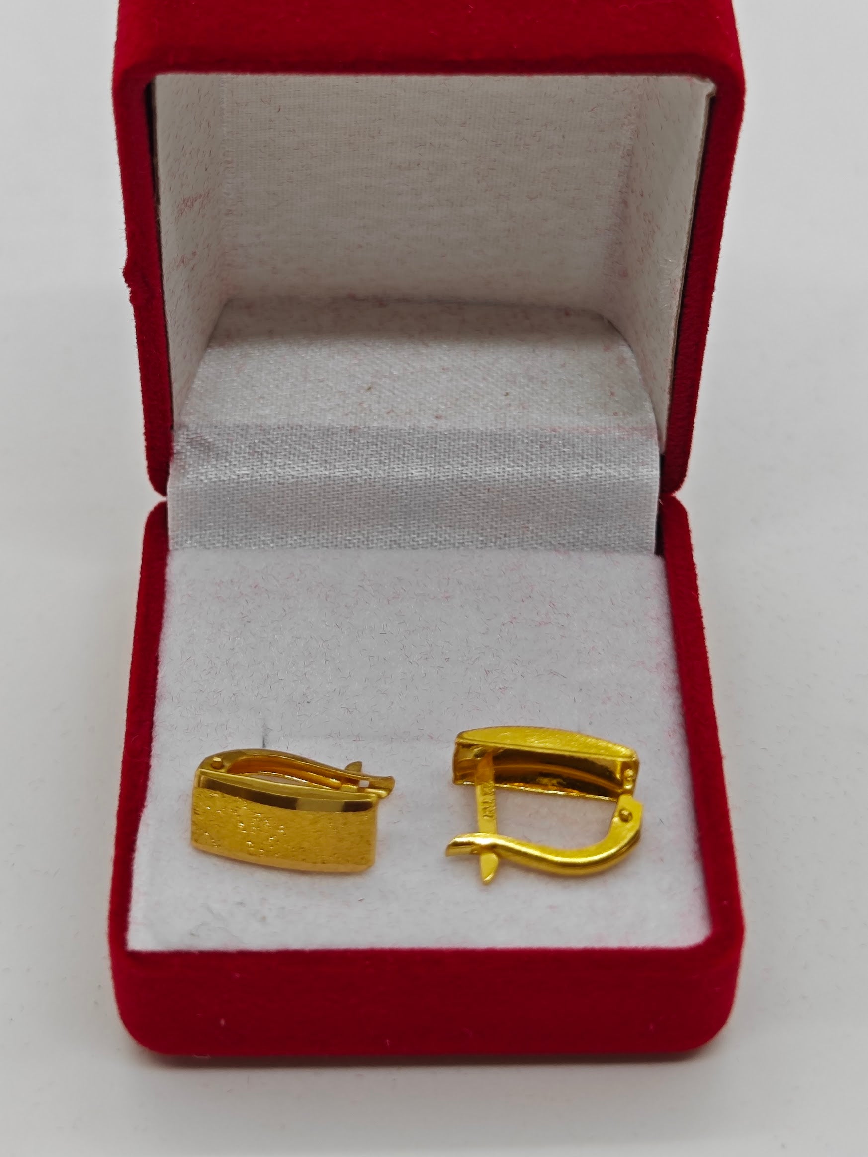 Lazer İşlemeli 22 Ayar J Küpe