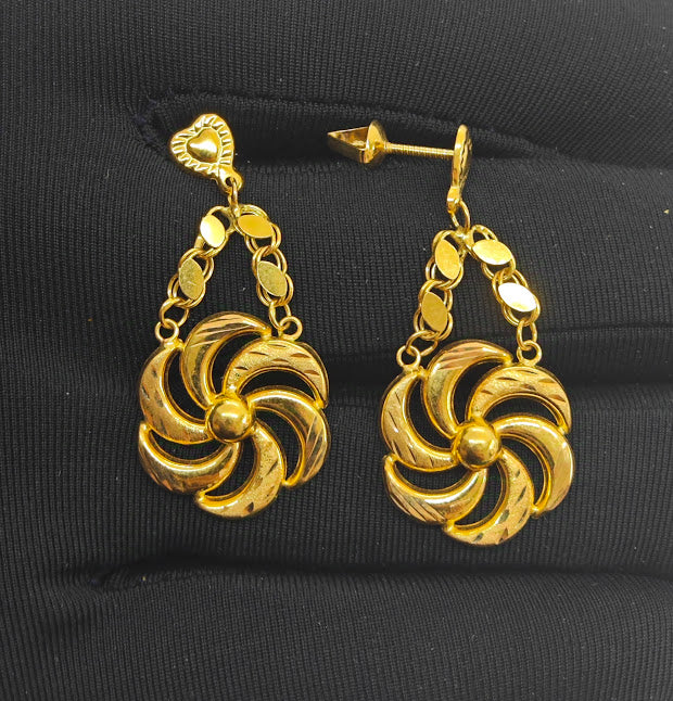 Rüzgar Gülü Desenli 22 Ayar Altın Küpe K000390