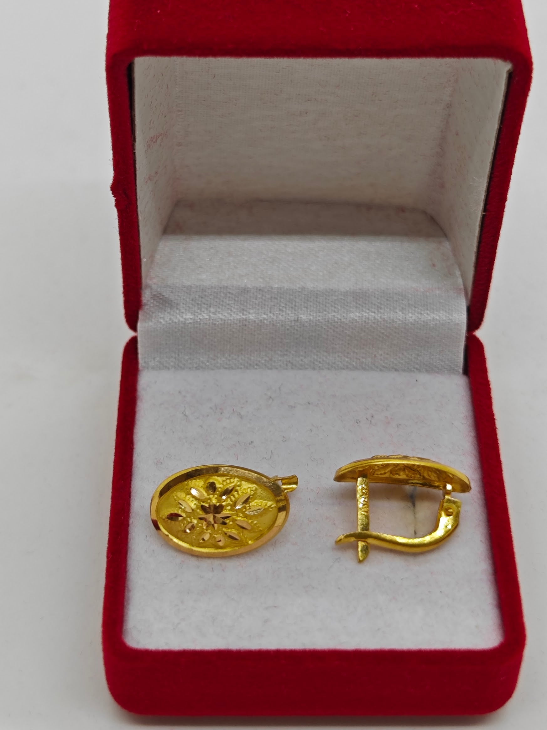 Kar Taneli Çiçek Baskılı 22 Ayar J Küpe