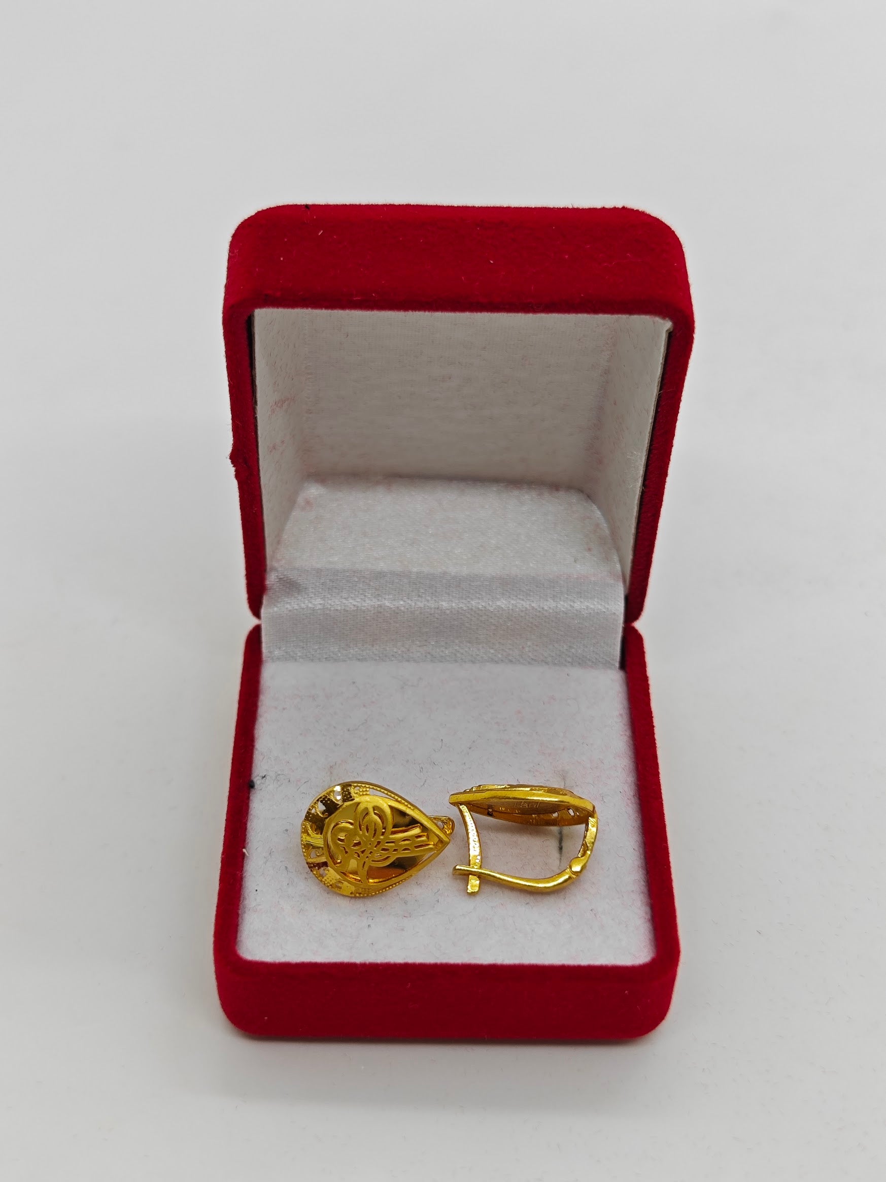 Damla Tuğralı 22 Ayar Altın Küpe