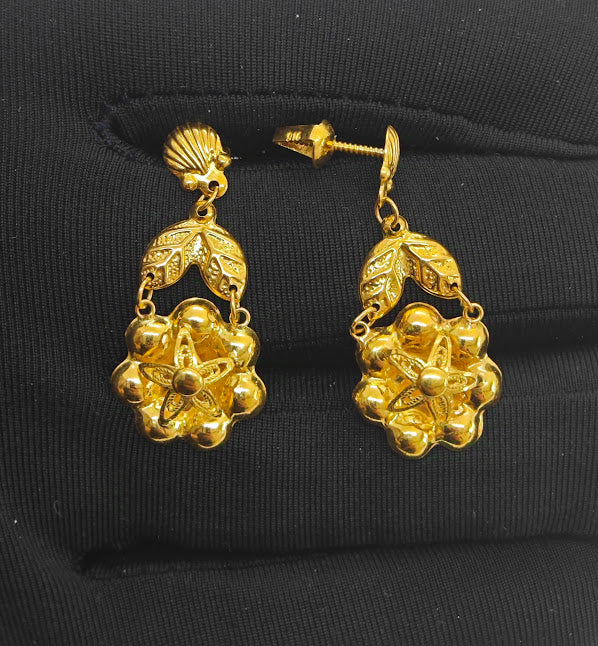 Çiçek Desenli 22 Ayar Altın Küpe K000420