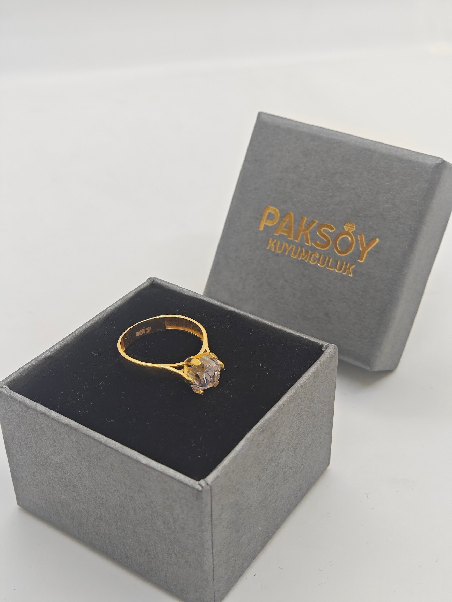 Zarif Ve Şık 22 Ayar Tek Taş Altın Yüzük