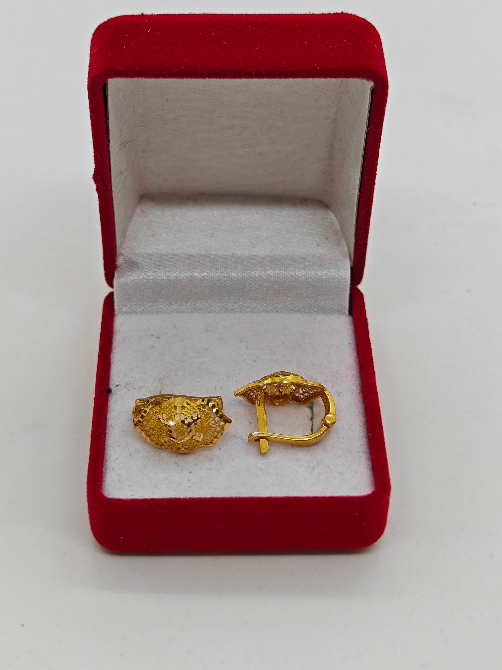 Başak Serisi 22 Ayar J Küpe