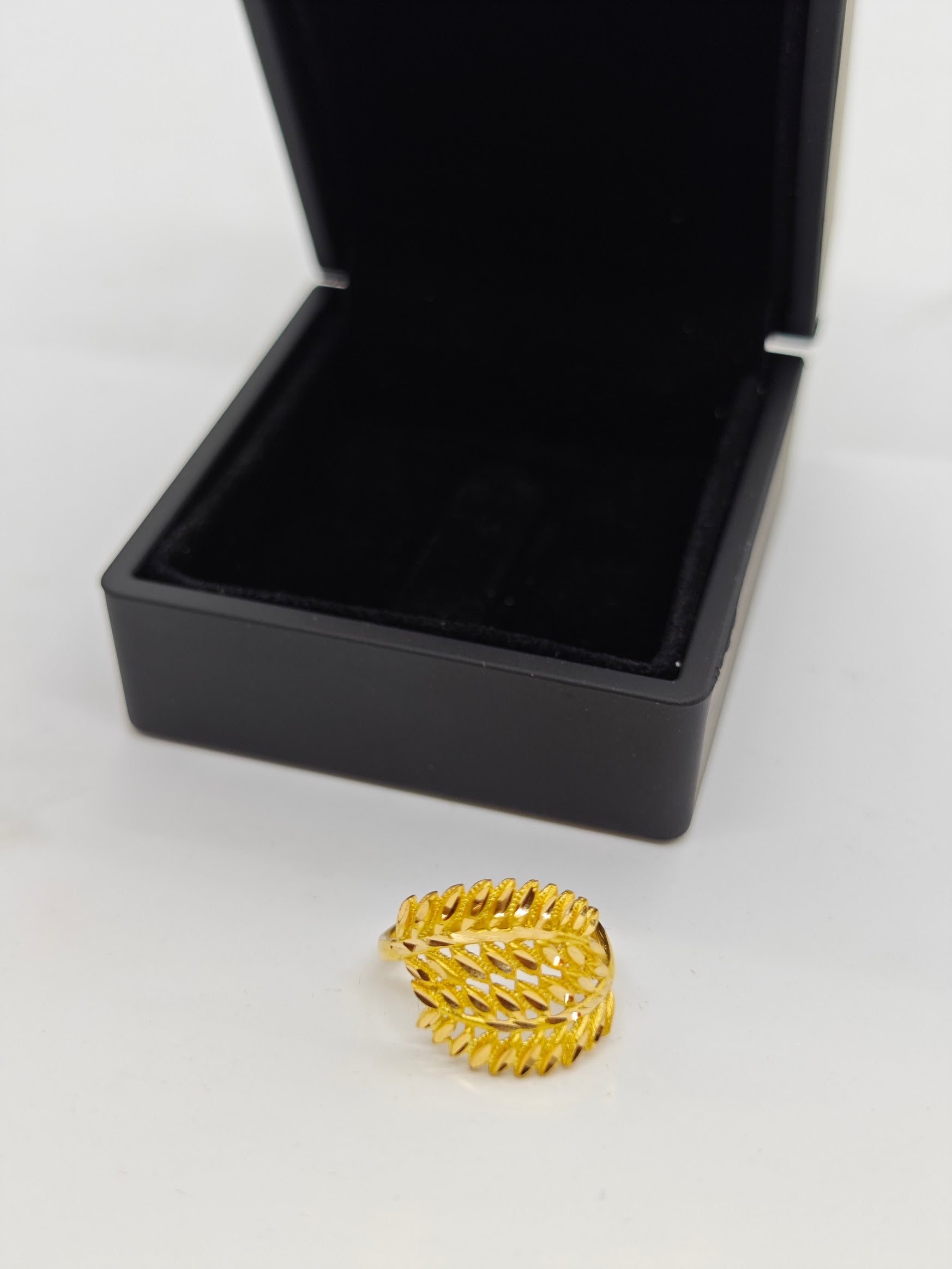 Başak Serisinden Yapraklı 22 Ayar Altın Yüzük