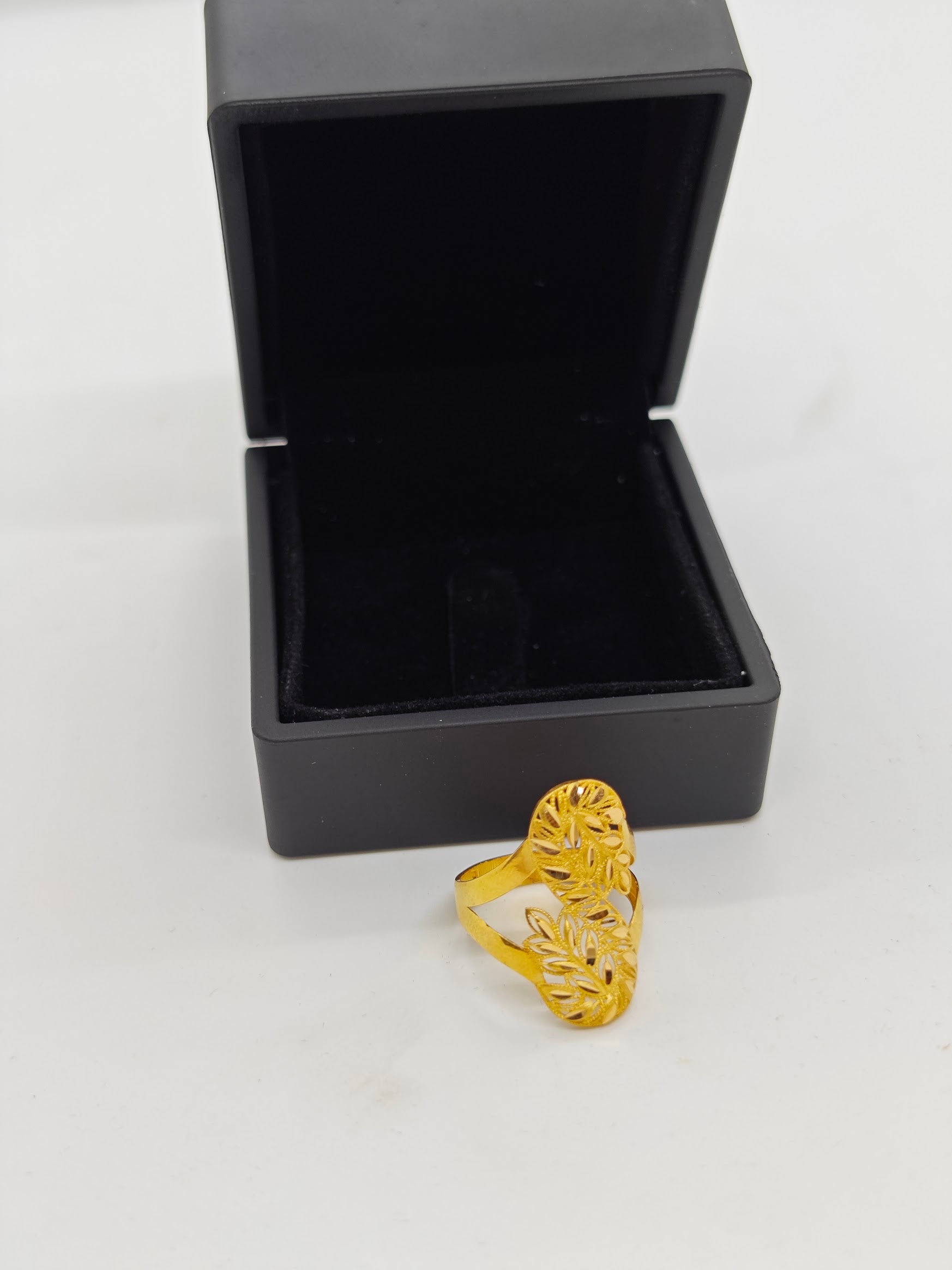 Sonsuzluk İşareti Şeklinde Dallarla Süslenmiş Başak Serisinden 22 Ayar Altın Yüzük