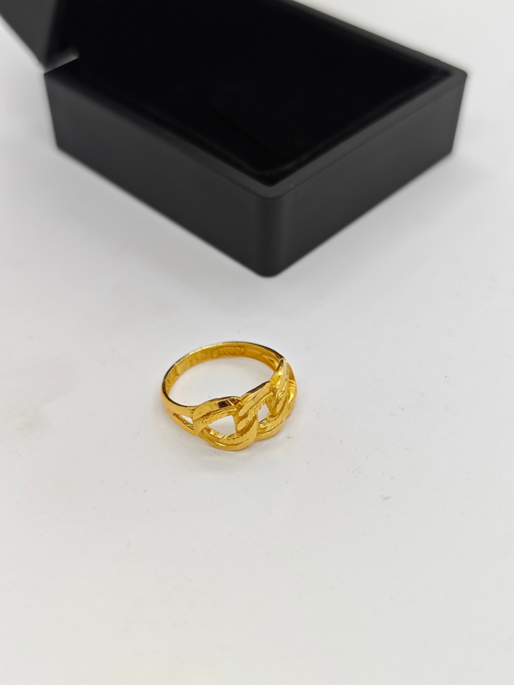 Başak Serisi Yaldızlı Kalemli 22 Ayar Altın Yüzük