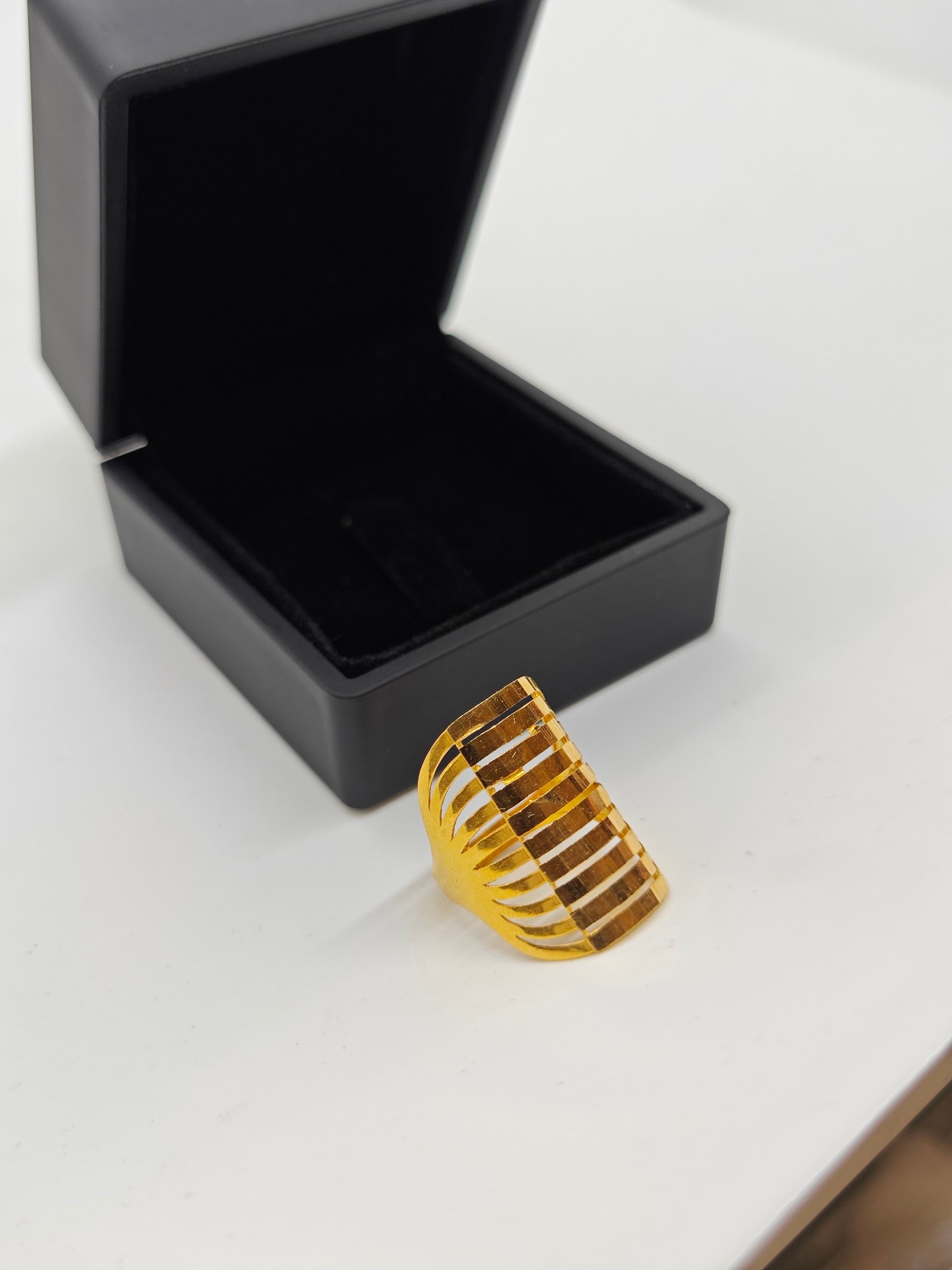 10 Sıra Kaburg Desenli 22 Ayar Altın Yüzük