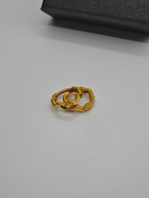 Zikzak Ajda Desenli 22 Ayar Altın Küpe K000489