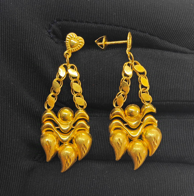 3 Pullu Zincirli Desenli 22 Ayar Altın Küpe K000411