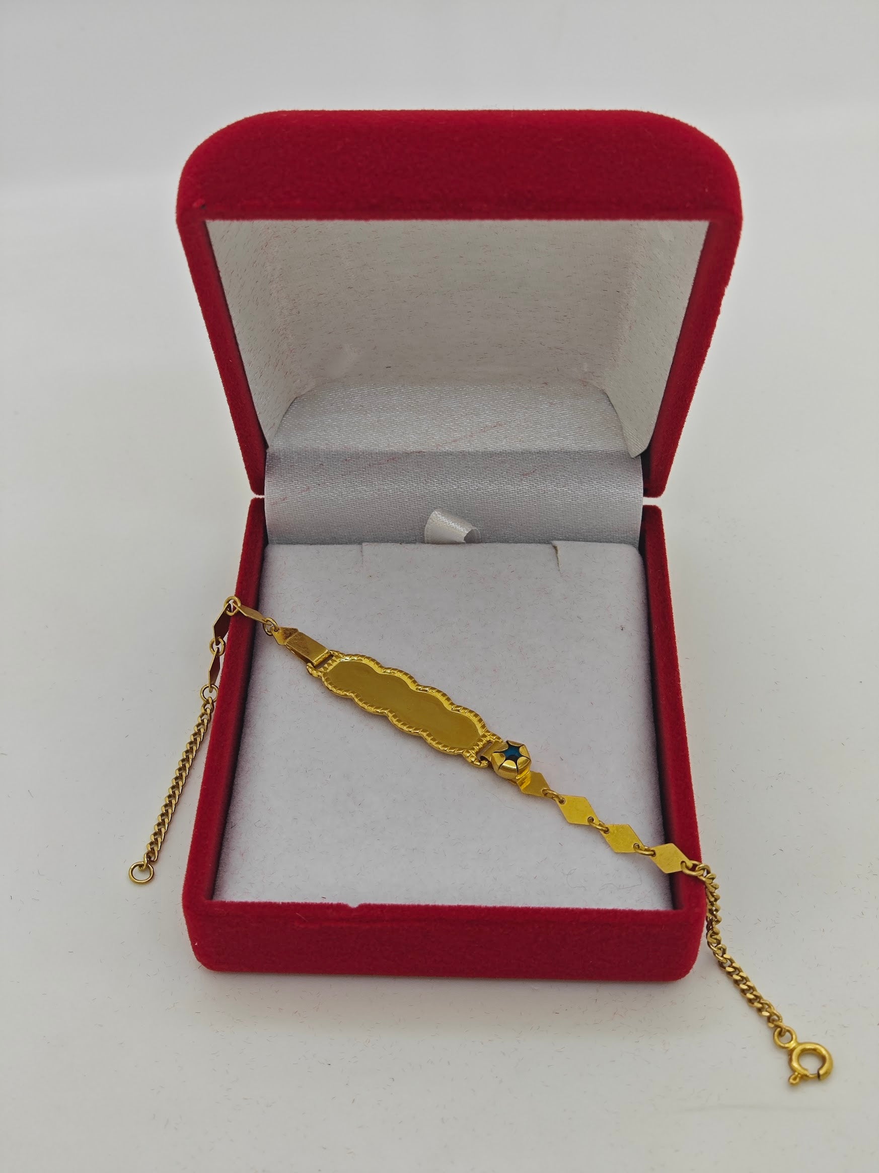 Şık Ve Gösterişli Çoçuk Bilekliği