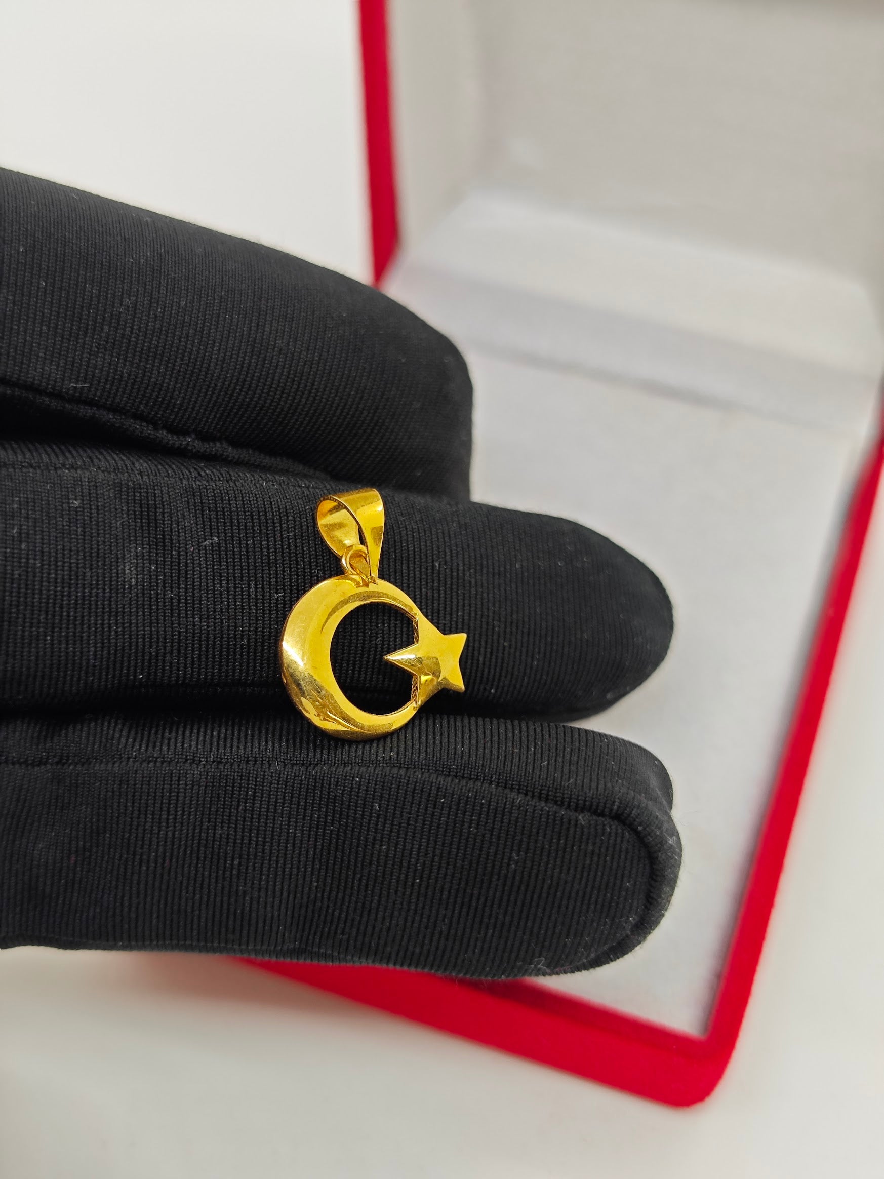 Zarif Ve Şık Ay Yıldızlı Kolye Uçu