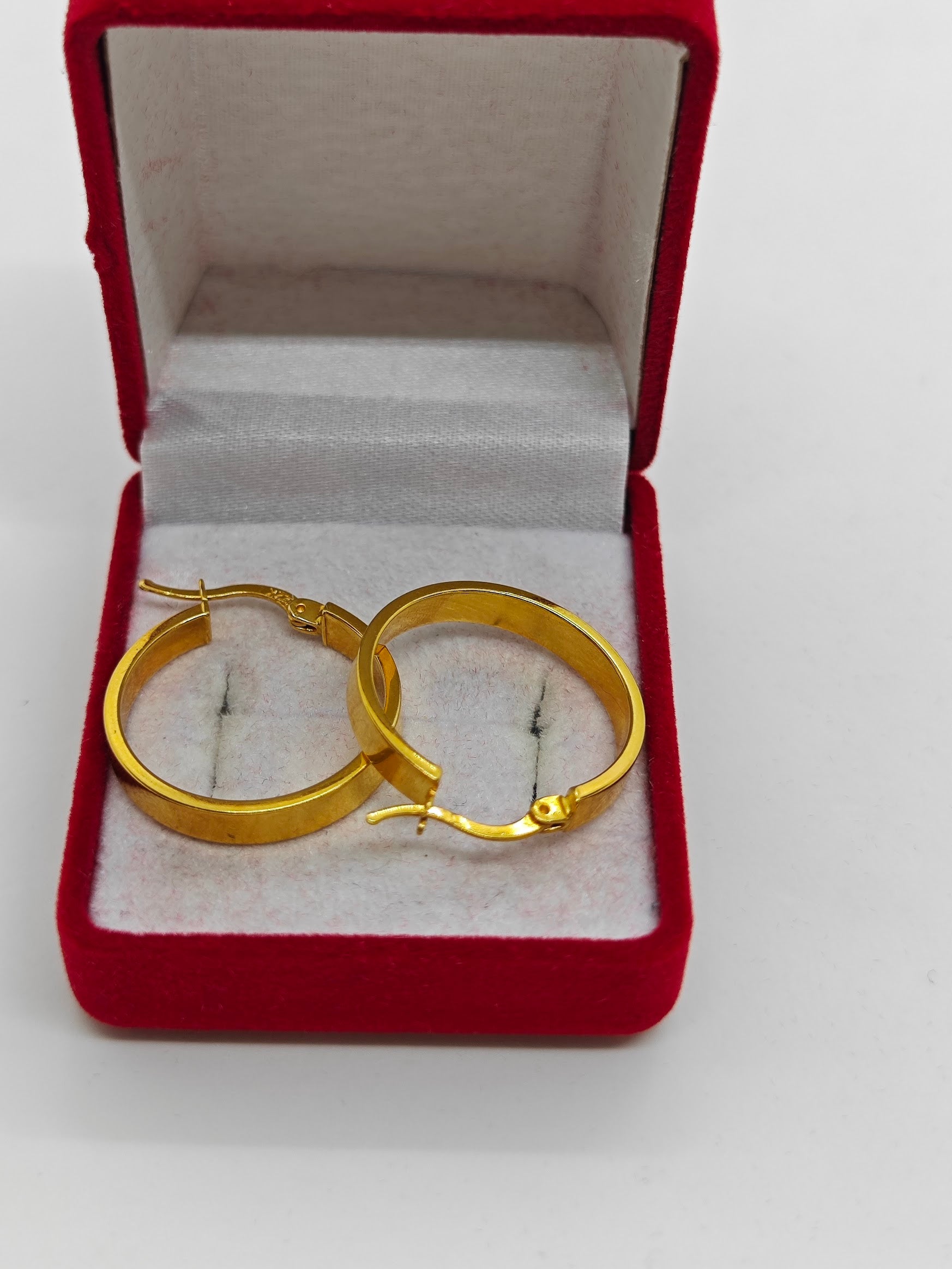 Kalın Ve Şık 22 Ayar Halka Küpe