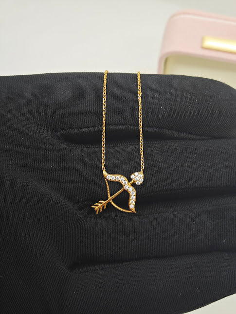 Taşlı Kalpli Ok Ve Yay Desenli 22 Ayar Altın ZINCIR Z000010