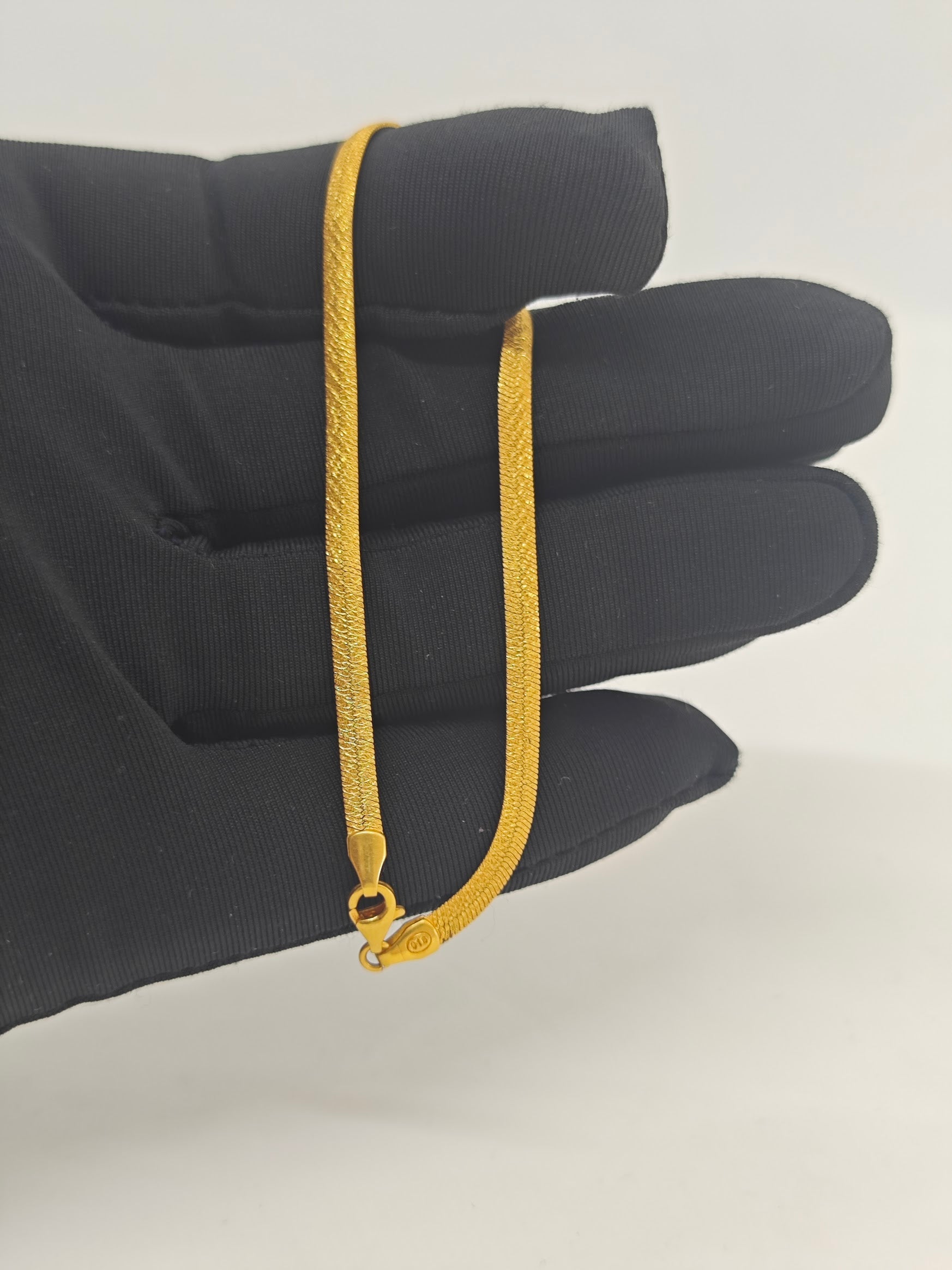 Zarif Ve Şık 22 Ayar Altın Bilezik