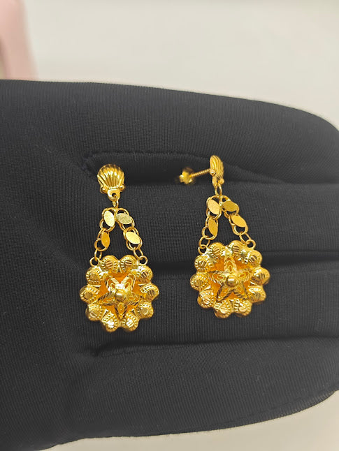 Yıldızlı Çiçek Desenli 22 Ayar Altın Küpe K000354