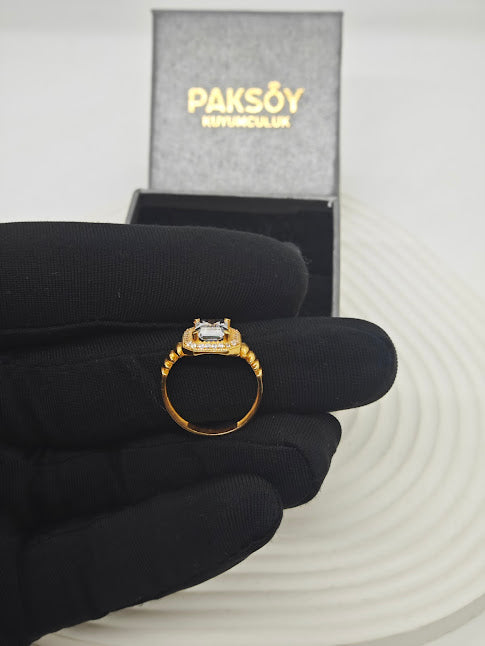 Mini Taşlarla Çevrilmiş Baget 22 Ayar Altın Taşlı Yüzük T000100