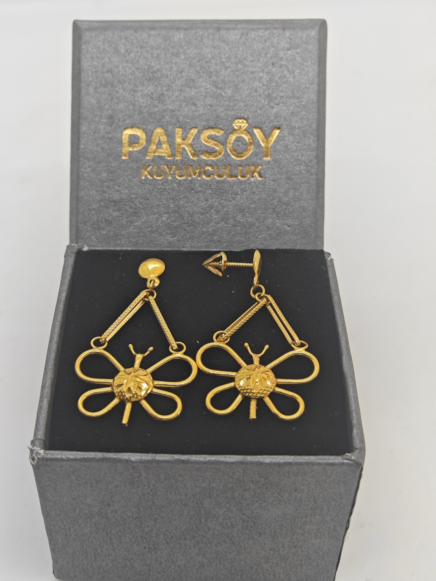 Uğur Böçeği Desenli Altın Küpe