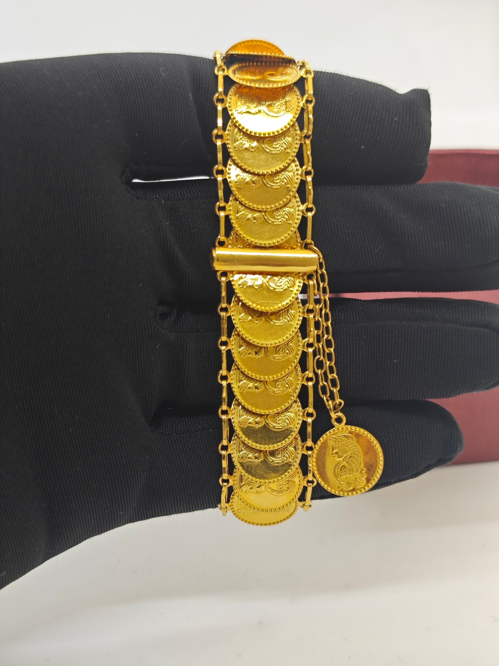 22 Ayar Altın Bileklik Zarif Ve Şık