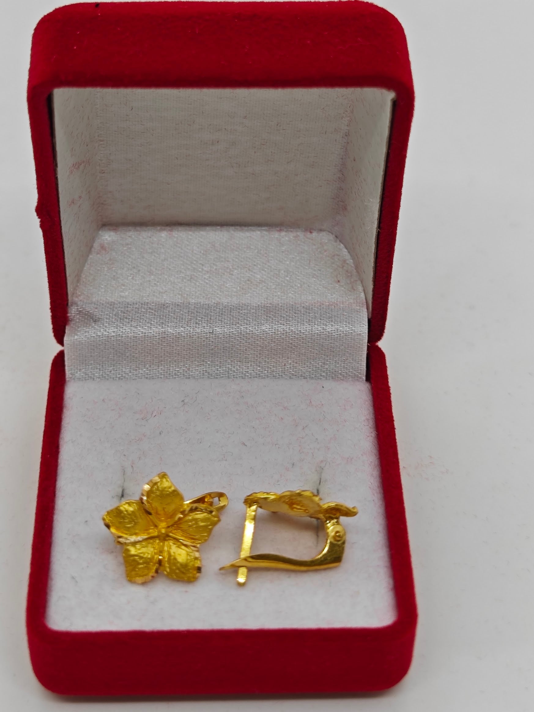 Yaprak Desenli 22 Ayar J Küpe