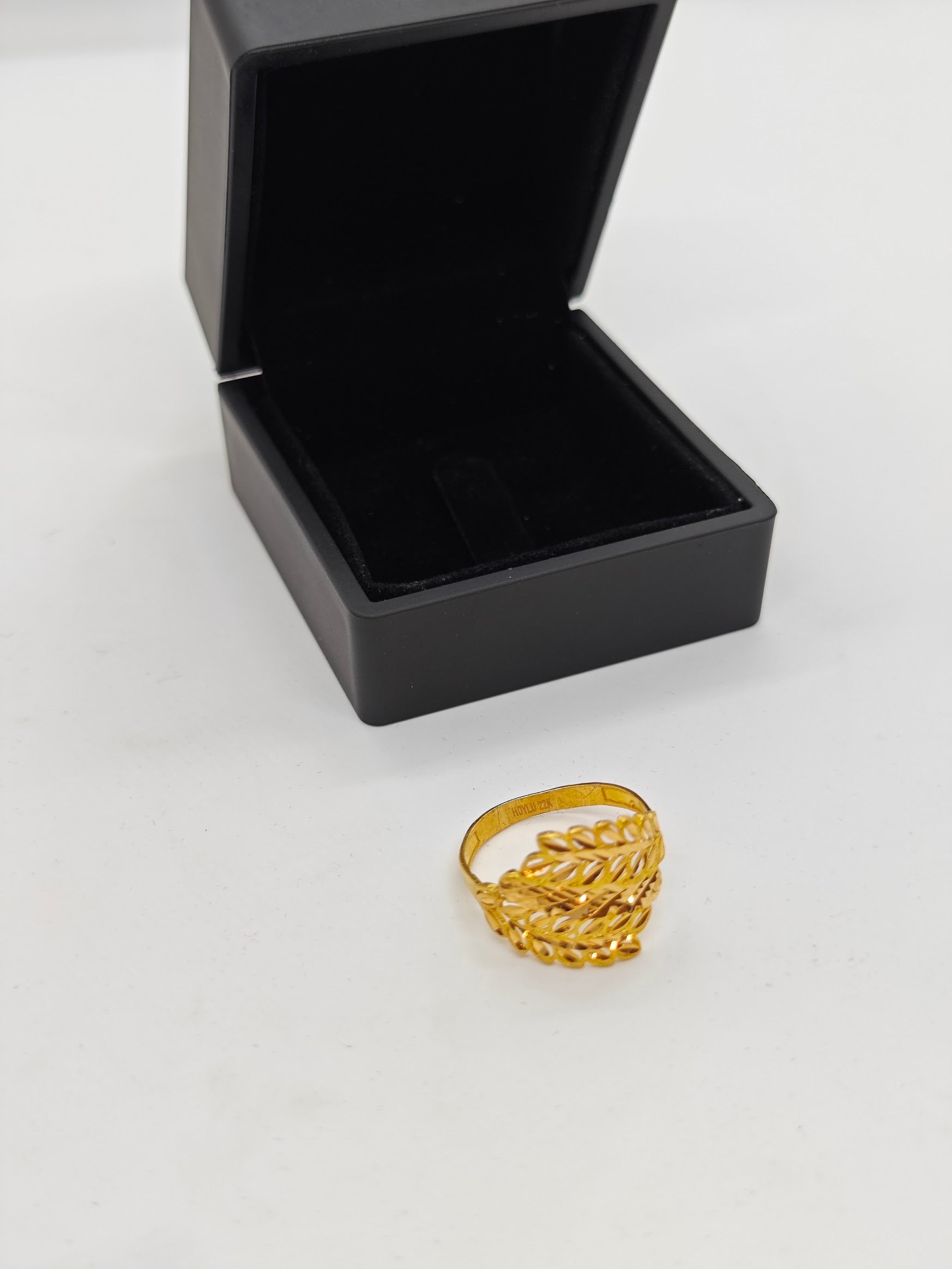 Başak Serisi Yaprak Desenli Altın Yüzük