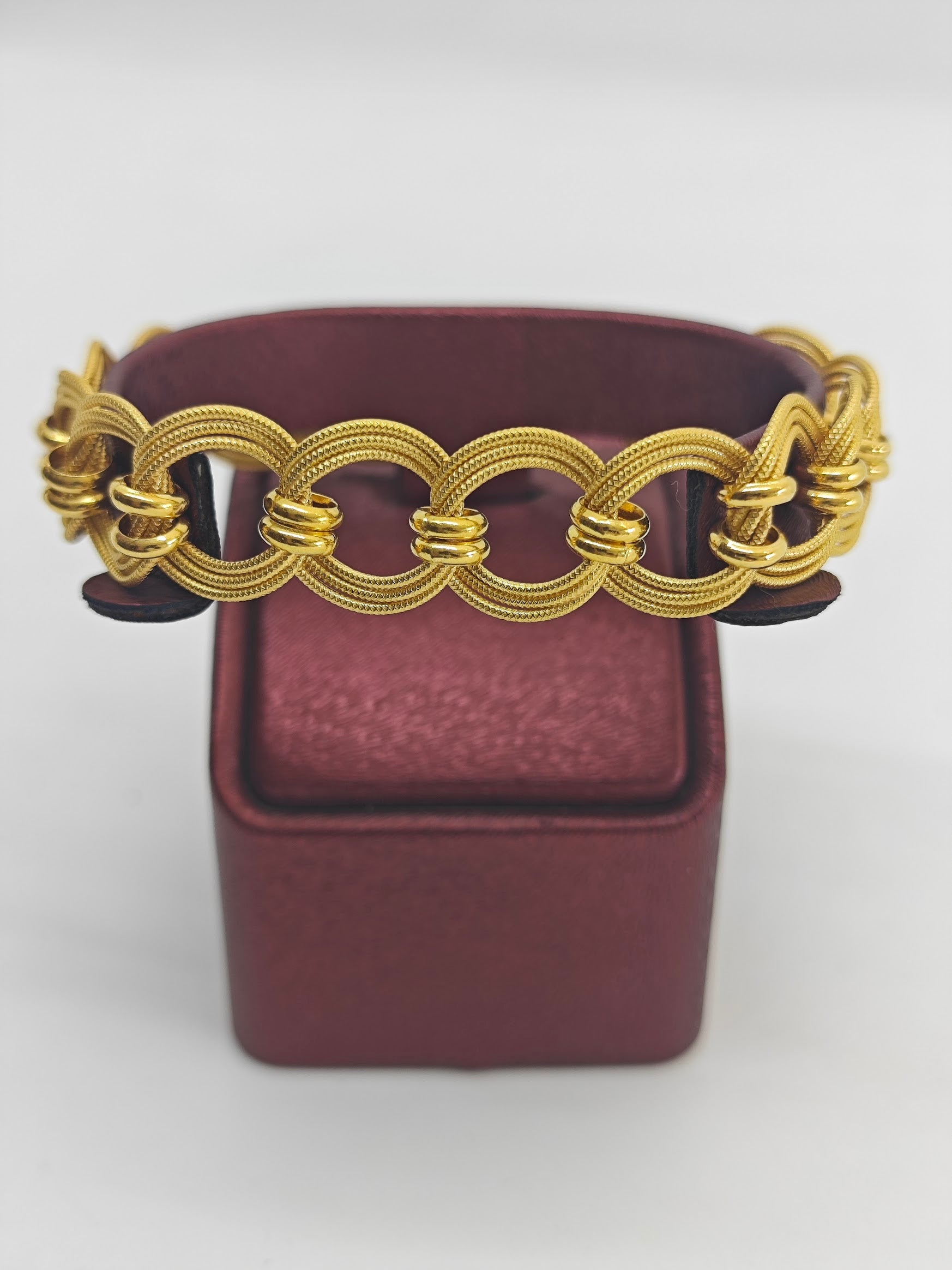 Zarif Ve Gösterişli 22 Ayar Altın Bilezik