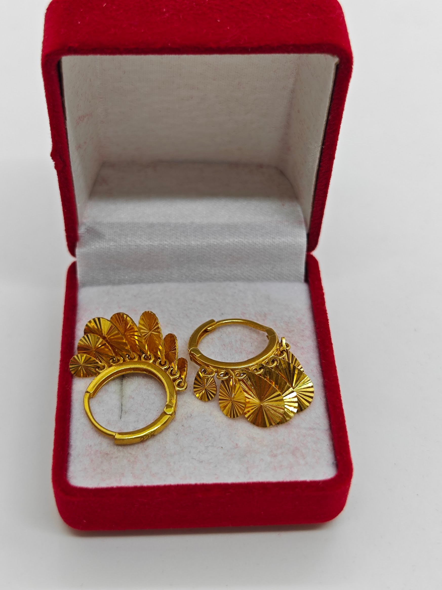 Salantılı Halka Küpe 22 Ayar