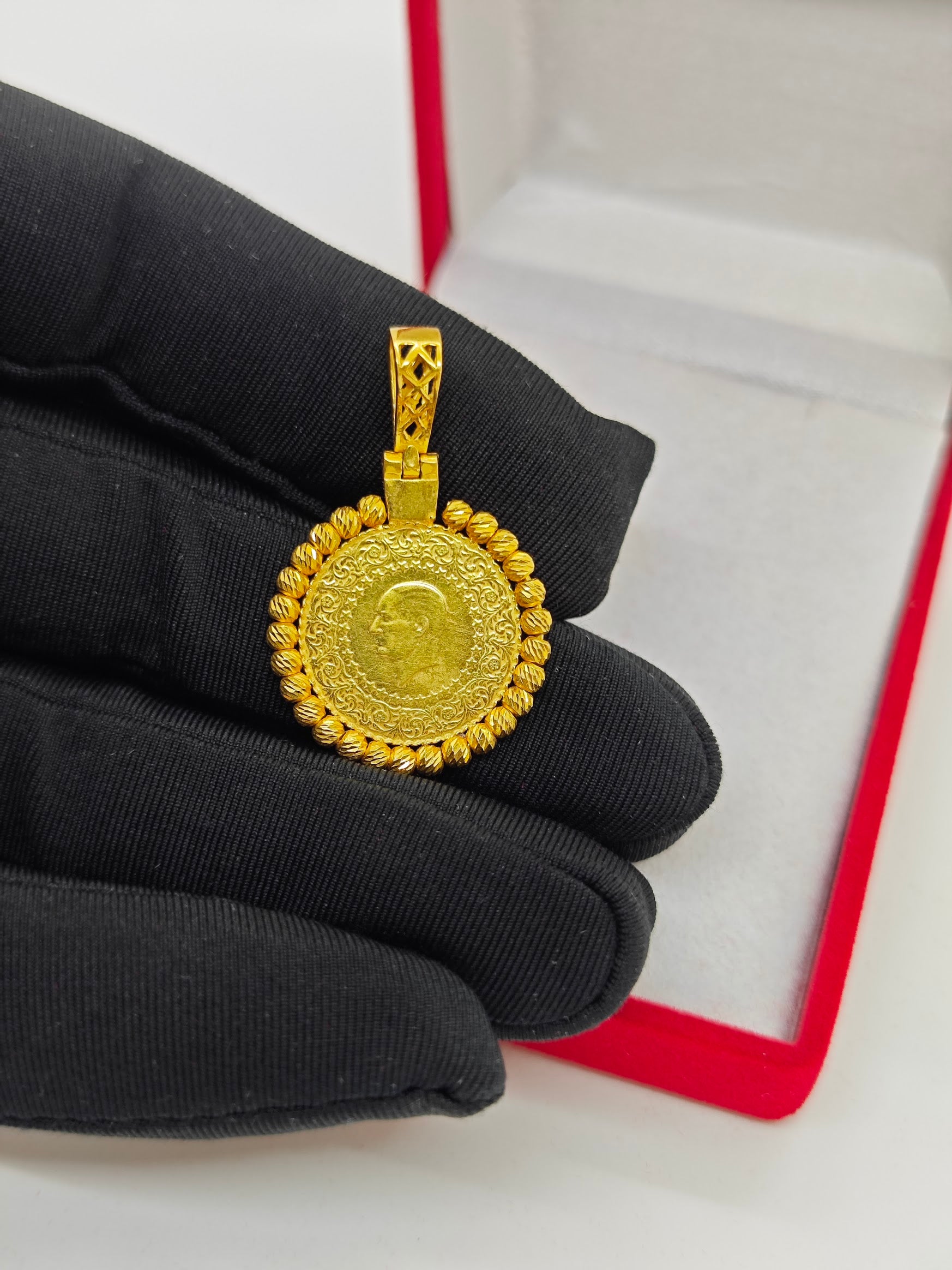 Zarif Ve Şık Dorikalı 22 Ayar Çeyrekli Kolye Uçu