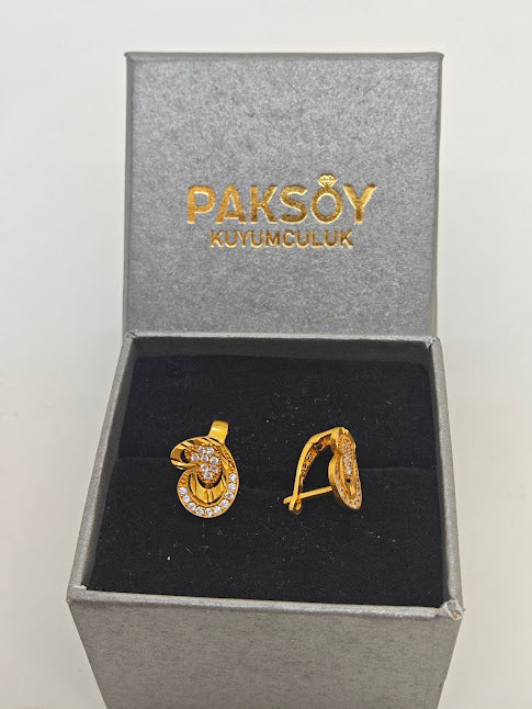 Kalp Desenli Taşlı 22 Ayar Altın Küpe K000305