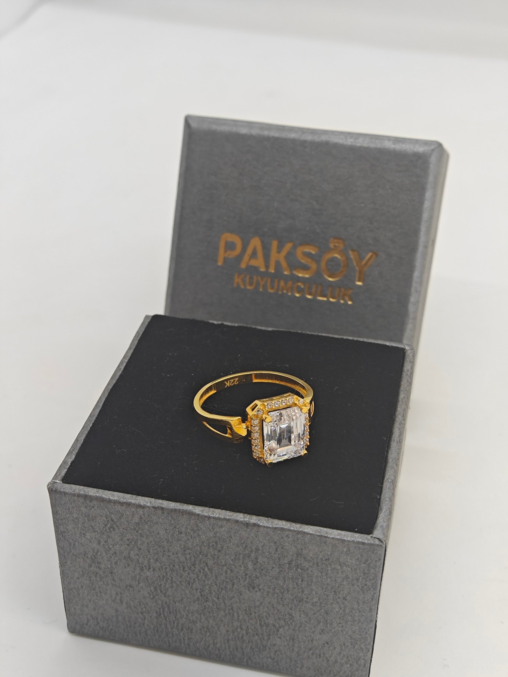 Zarif Detaylı Baget Altın Yüzük