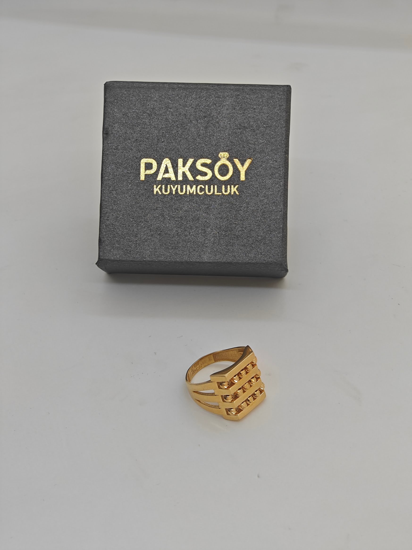 Kaburga Şeklinde Dorikalı 22 Ayar Altın Yüzük