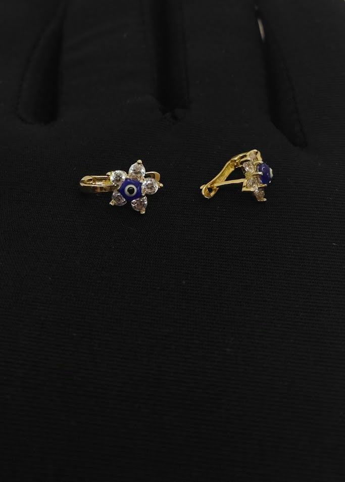 Çiçek Şeklinde Nazar Bocuğu Detaylı Çocuk Küpesi