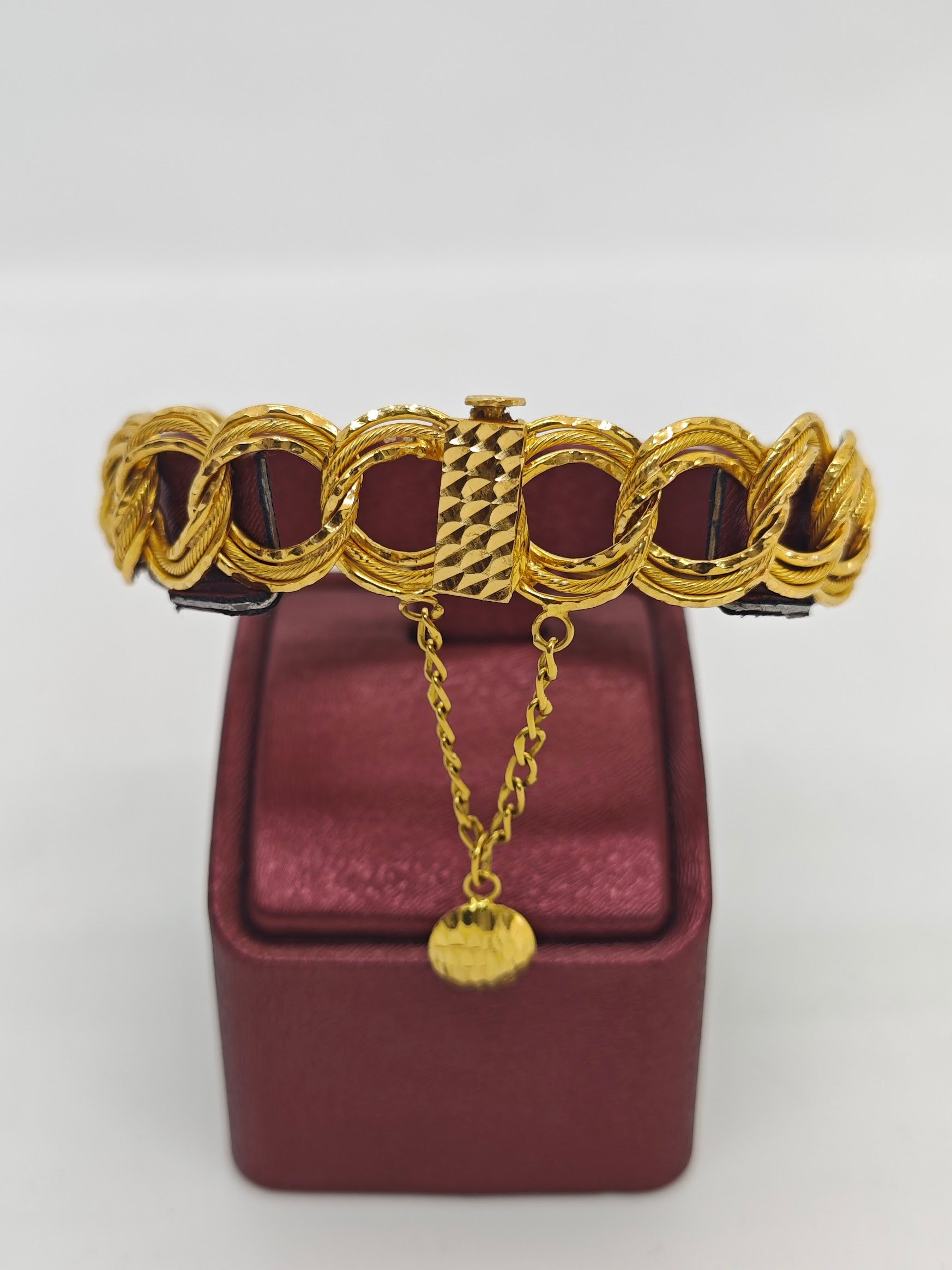 22 Ayar Samanyolu Bilekli Zarif Ve Gösterişli