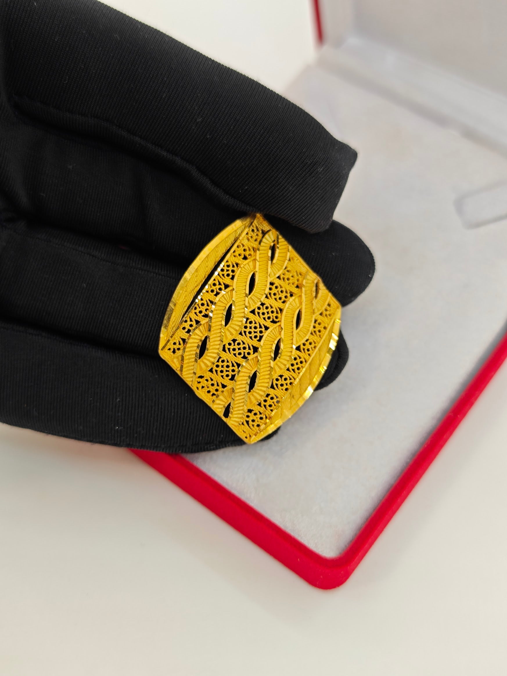 Zarif Ve Şık Desenli Kolye Uçu