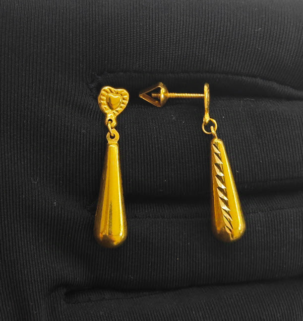 Lazer İşlemeli Havuç Desenli 22 Ayar Altın Küpe K000415