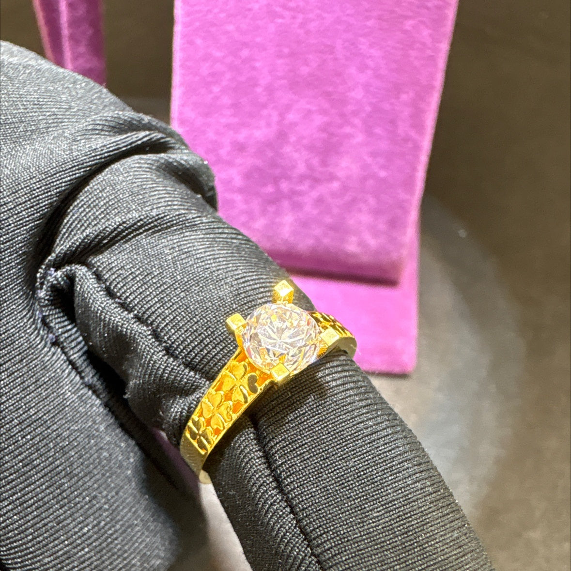 22 Ayar Altın Taslı Yüzük Modern 3.66gr 14 Numara Kadın - T00251