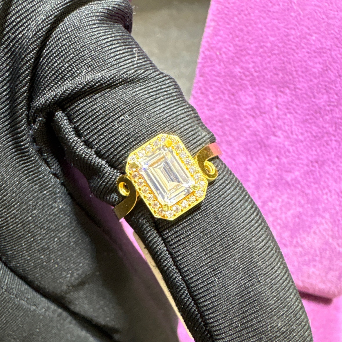 22 Ayar Altın Taşlı Yüzük Modern Tasarım 2.93gr 16 Numara Kadın - T00246