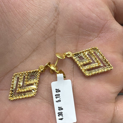 22 Ayar Altın Küpe Baklava Tasarım 4.30gr Kadın - K000803