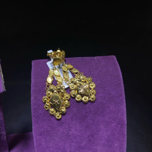 22 Ayar Altın Küpe Modern Tasarım 3.84gr Kadın - K00937