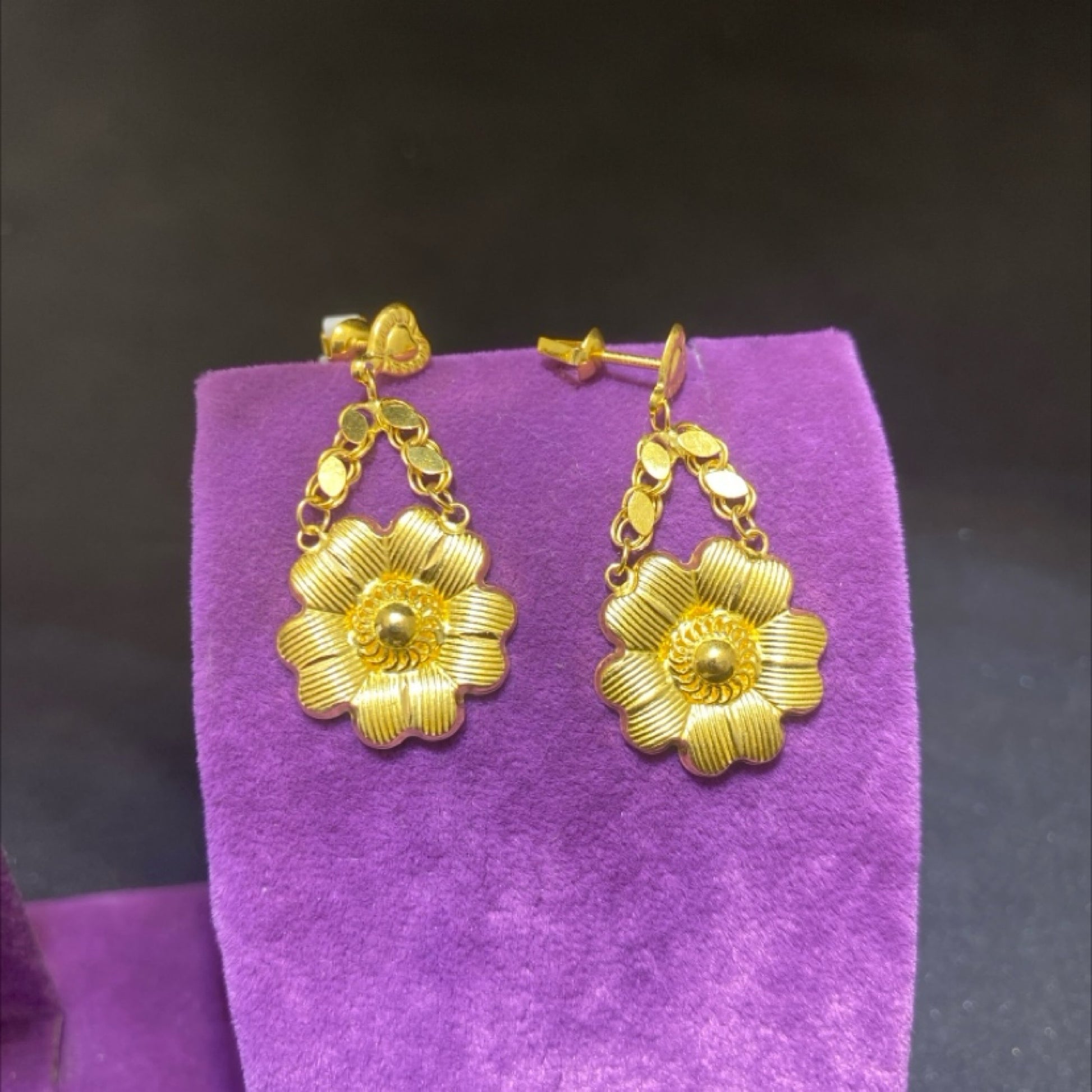 22 Ayar Altın Küpe Kalp Tasarım 3.91gr Kadın Hediye - K00972