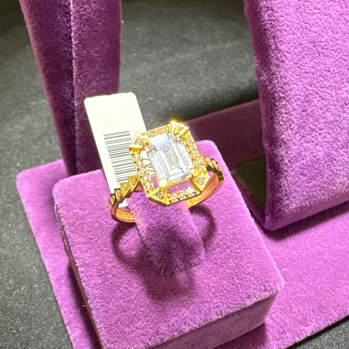 22 Ayar Altın Taşlı Yüzük Modern Tasarım 3.14gr Baget Kadın - T00247