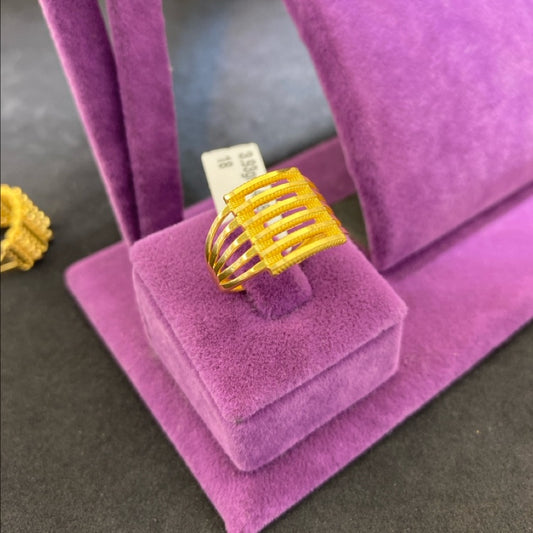 22 Ayar Altın Yüzük Kaburga Modern Tasarım 3.93gr 18 Numara Kadın - Y01043