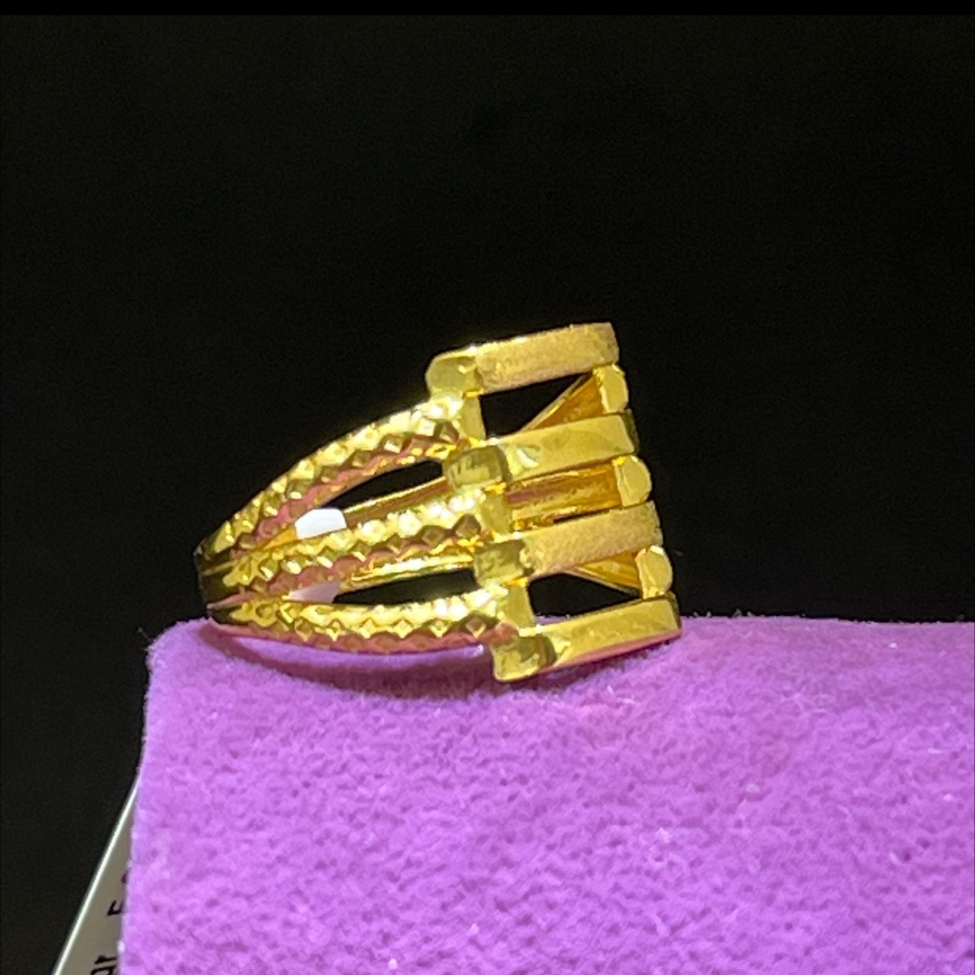 22 Ayar Altın Yüzük Kaburga Modern Tasarım 4.22gr 18 Numara Kadın - Y01015