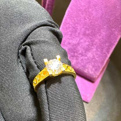 22 Ayar Altın Taşlı Yüzük Modern Tasarım 3.52gr 14 Numara Kadın - T00257