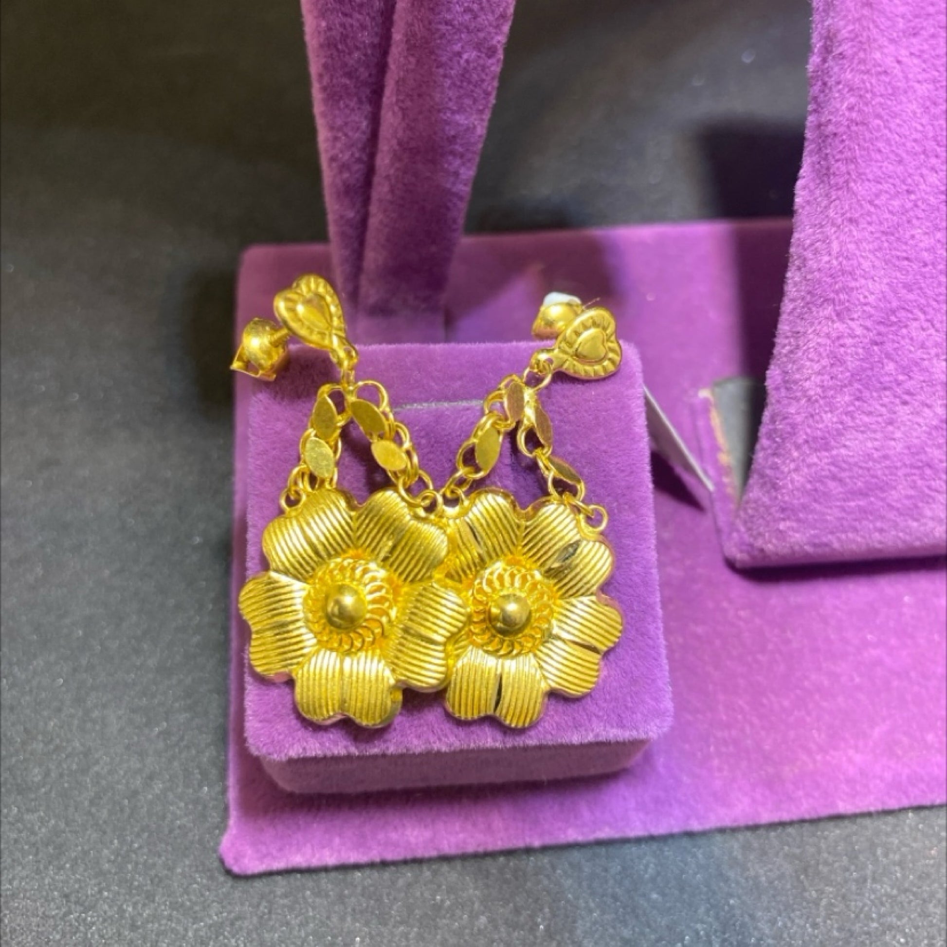 22 Ayar Altın Küpe Kalp Tasarım 3.91gr Kadın Hediye - K00972