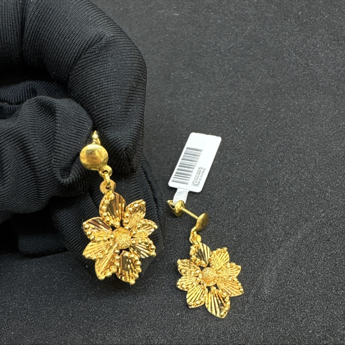 22 Ayar Altın Küpe Dorikalı Çiçekli Tasarım 4.71gr Kadın - K000802