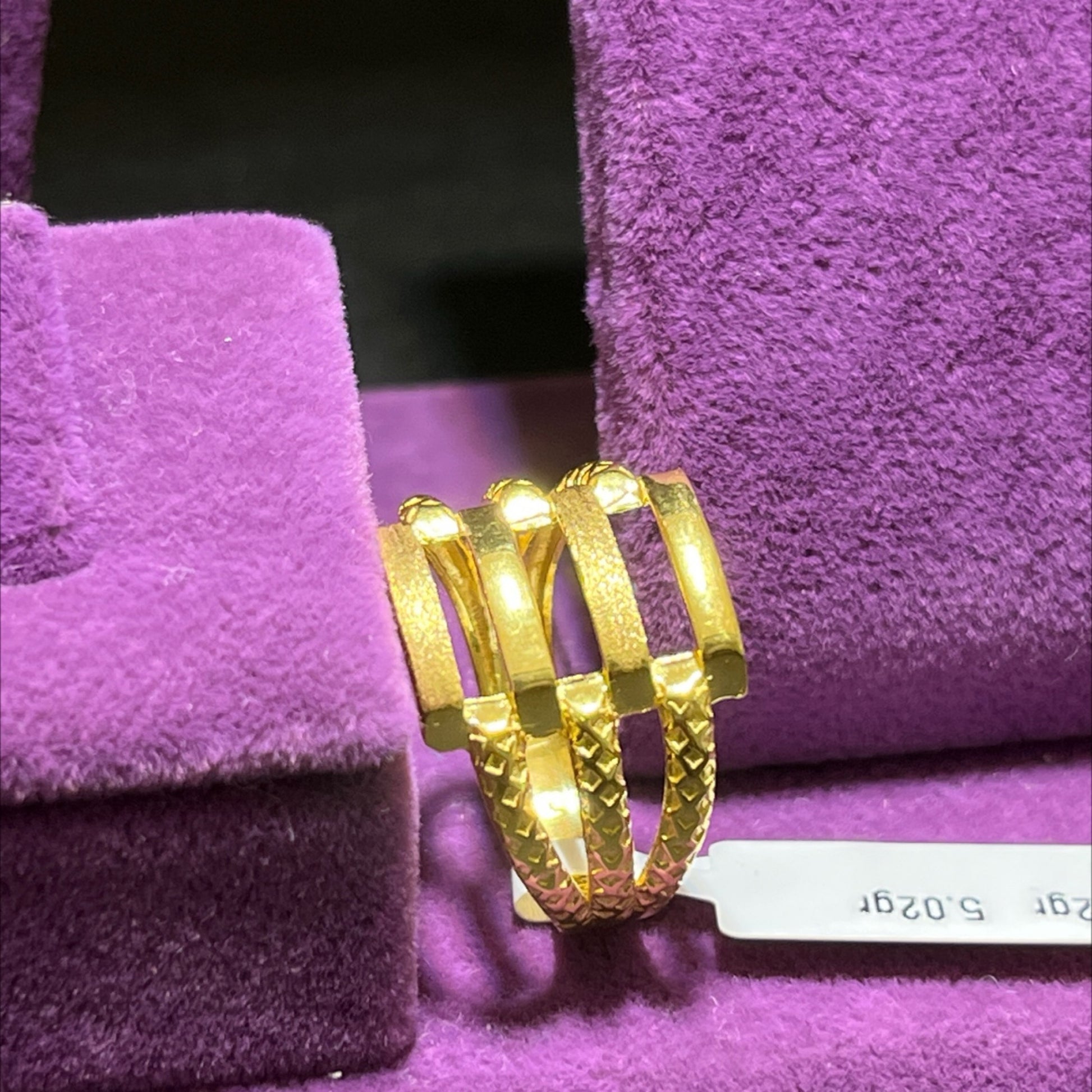 22 Ayar Altın Yüzük Kaburga Modern Tasarım 4.22gr 18 Numara Kadın - Y01015